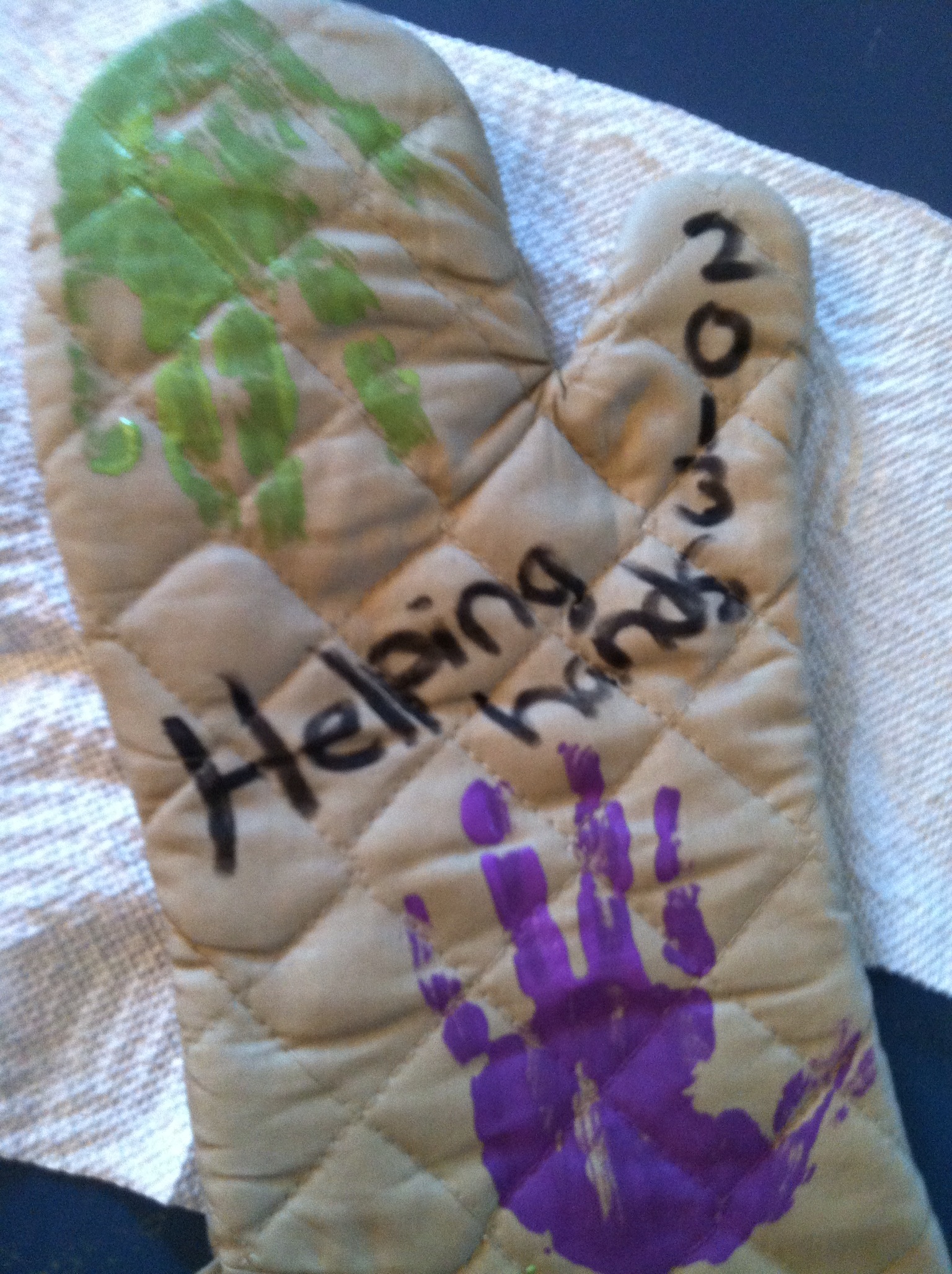 Helping Hands Oven Mitts Green Kid Crafts